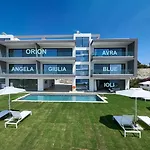 Aquarama Pool Apt. - Blue